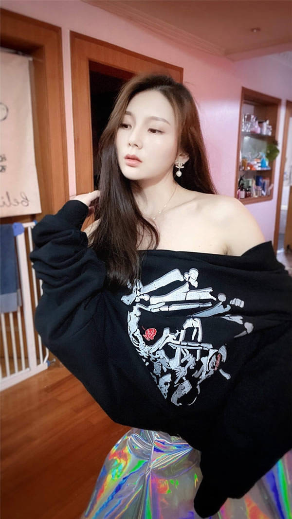 王动御用模特甲乙丙我姓丁童小姐自拍无圣光图包