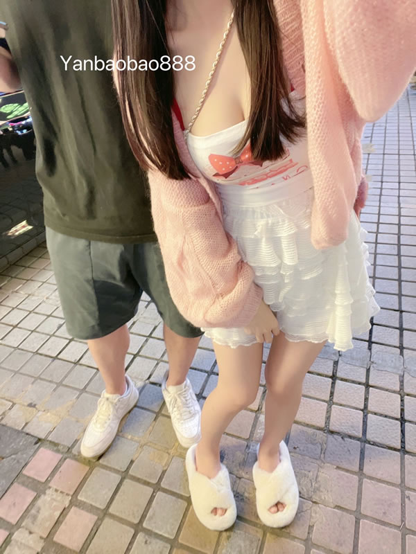 美乳妹子上海颜颜@Yanbaobao888粉嫩人体