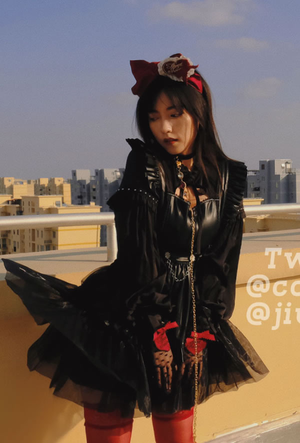 福利姬酒月天台黑色洛丽塔露出尺度图集