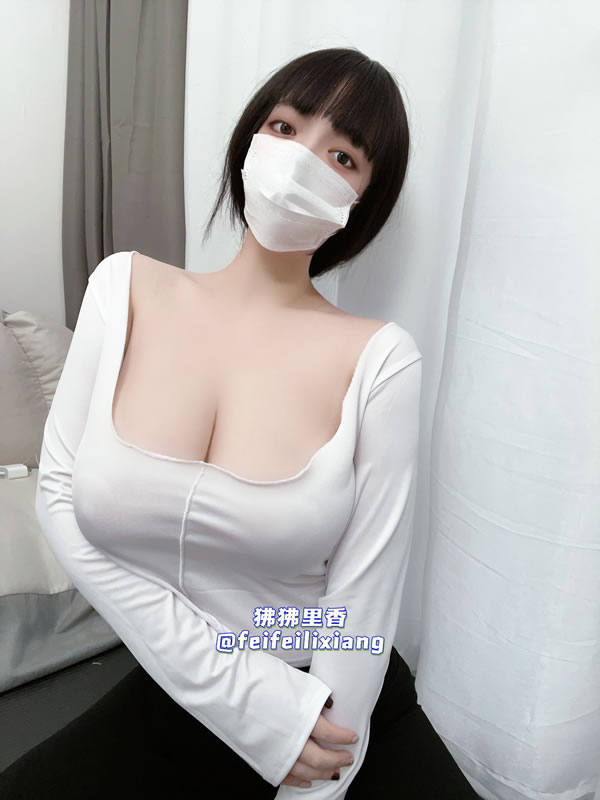 推特美女狒狒里香私拍爆乳好看停不下