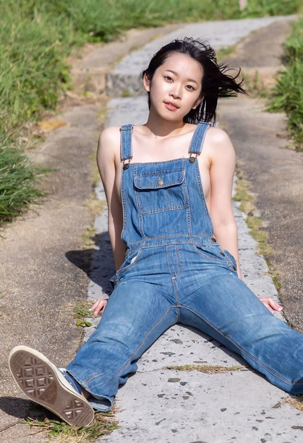 牛仔衣美女架乃由罗户外清新人体图集