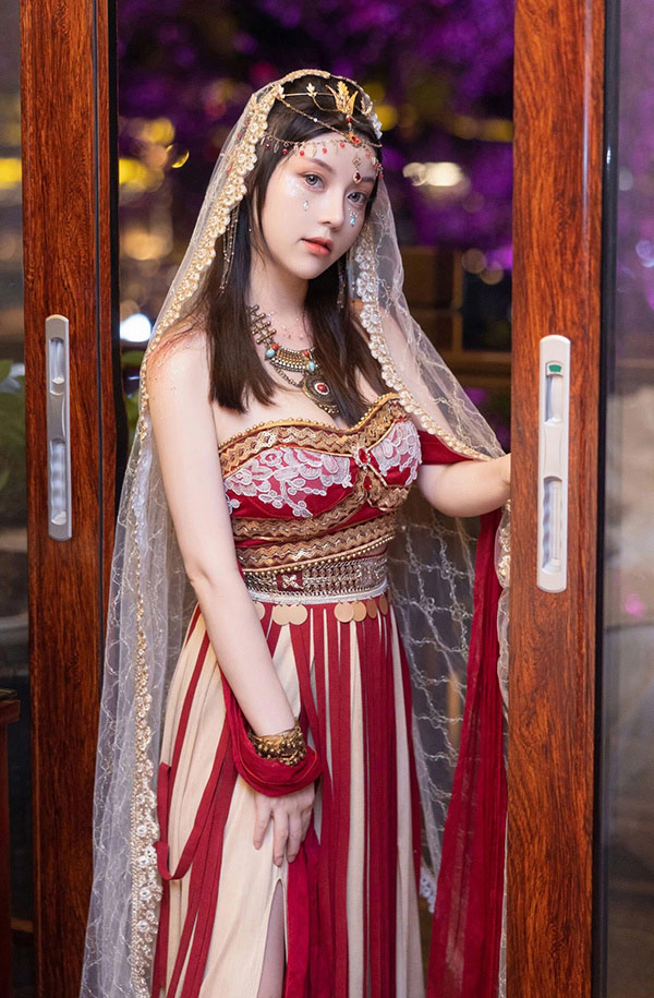 秀人女神豆瓣酱的异域舞姬头纱诱惑