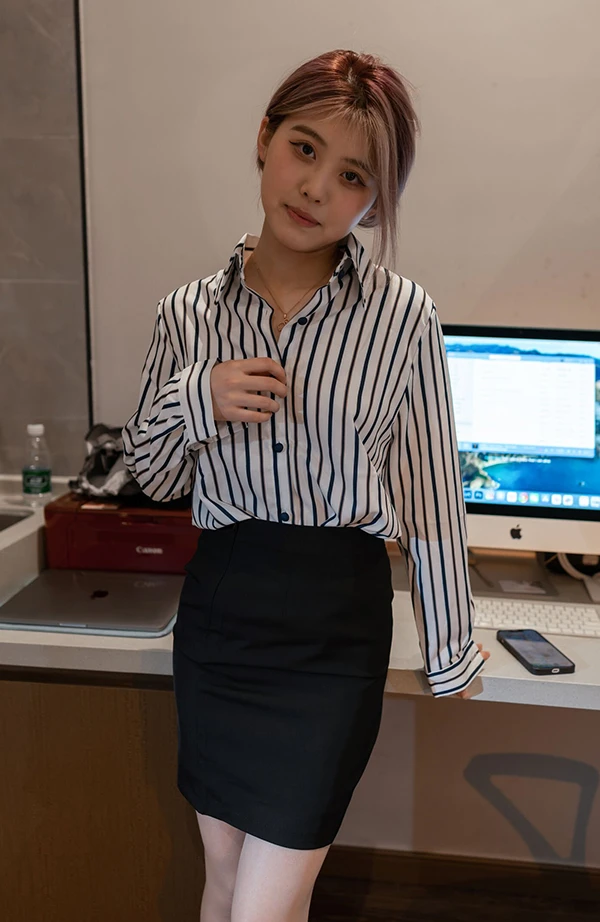 清新美女大学生条纹衬衫肉丝无圣光图集