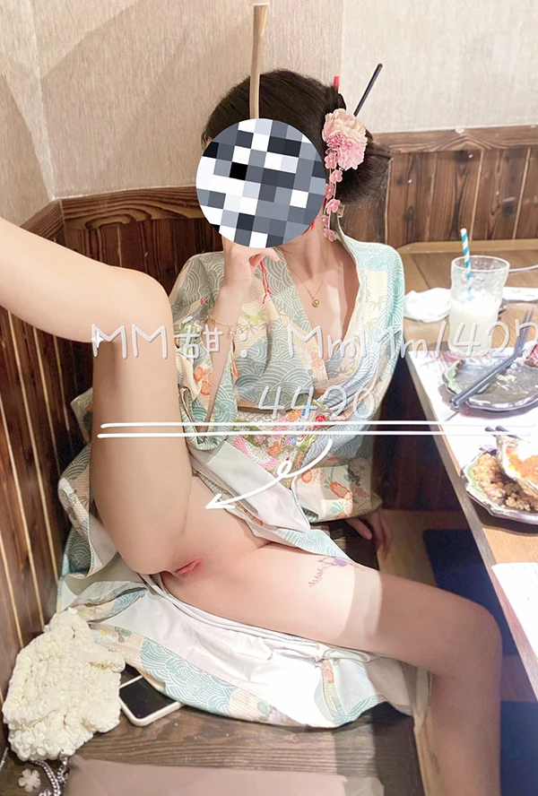 推特美女@mm甜美乳白虎一线天粉嫩尺度合集3