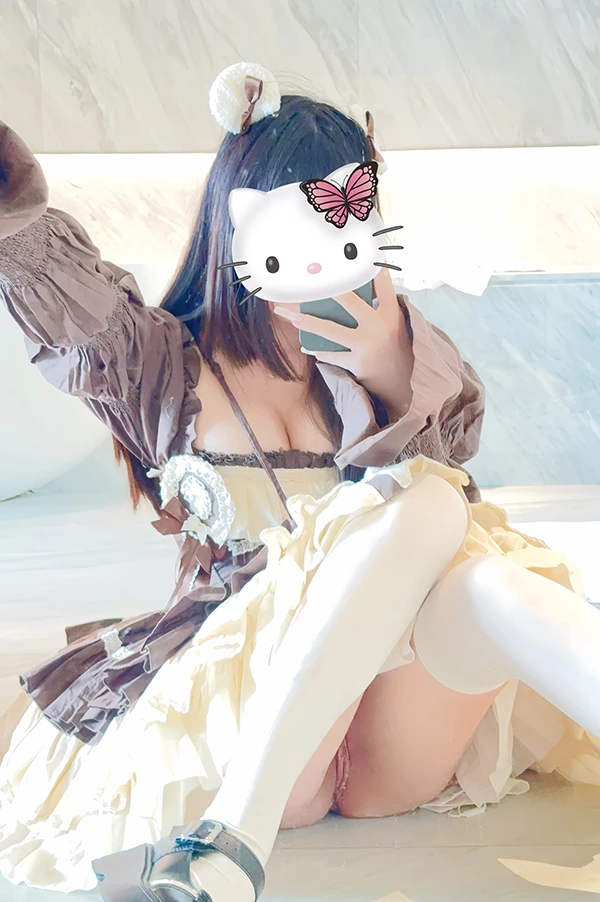 推特美女@成都十柒酱私拍粉嫩B尺度图集